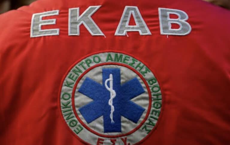 Ανήλικος παρασύρθηκε από συρμό του Τραμ στη Γλυφάδα