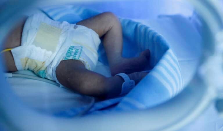 Έδωσαν γάλα με αλκοόλ σε επτά μωρά – Νεκpό ένα βρέφος 20 ημερών