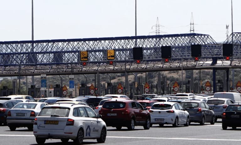 Πότε πέφτει η επόμενη αργία, «φουλ» τριήμερα το 2025