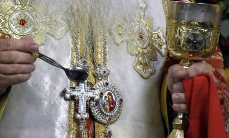 Διέρρηξαν εκκλησία και έκλεψαν μέχρι και το κουτάλι της Θείας Κοινωνίας