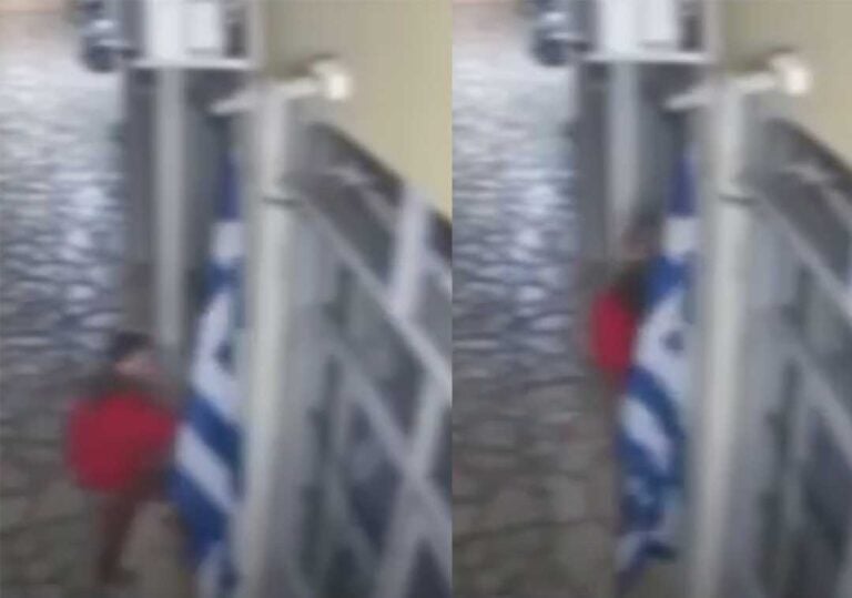 Τουρίστες κατέβασαν ελληνικές σημαίες από καταστήματα ανήμερα 28ης Οκτωβρίου
