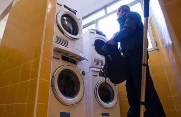 Σοκ Μπέιμπι σίτερ έβαλε τετράχρονο σε στεγνωτήριο ρούχων και το έβαλε σε λειτουργία