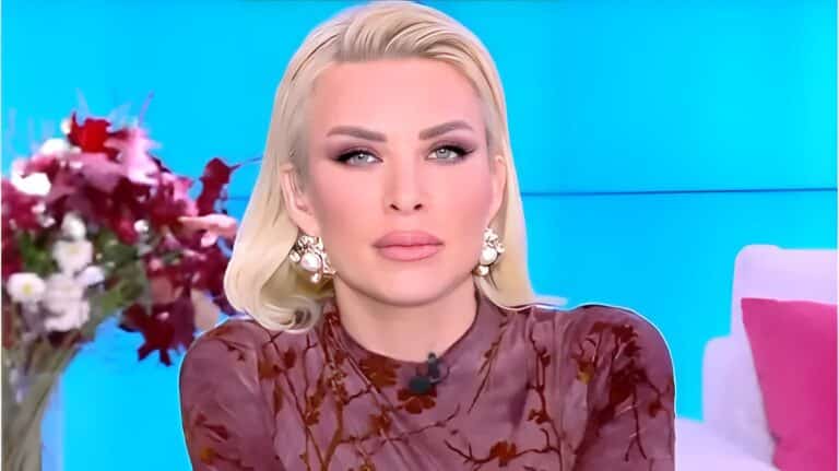 «Να κάνουν τον σταυρό τους οι νέοι που παίρνουν 800 εupώ» – ειπώθηκε στην Καινούργιου, όχι ειρωνικά