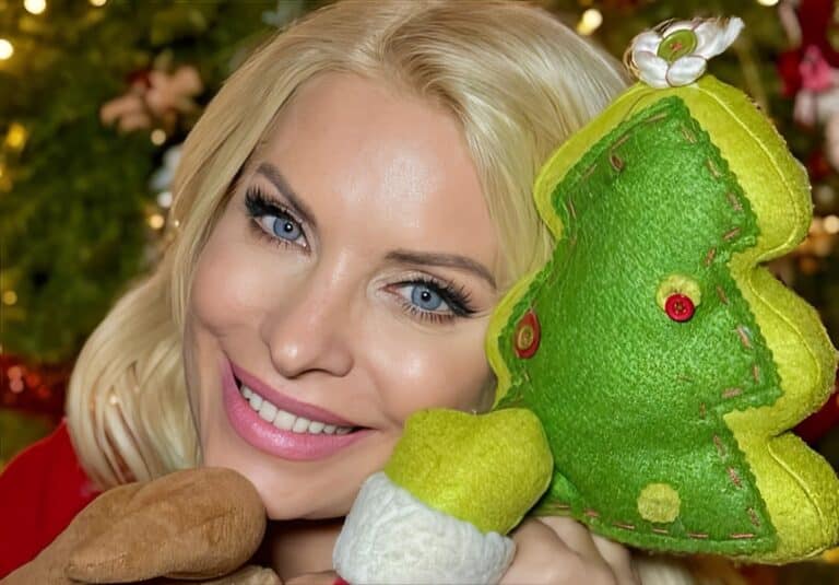 Ελένη Μενεγάκη: Στόλισε χριστουγεννιάτικα το σπίτι της και μας το δείχνει