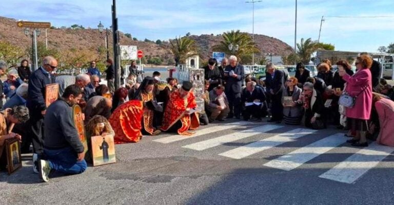 Ανομβρία – Πάτμος: Λιτανεία από την Ιερά Μονή και παράκληση για βροχή