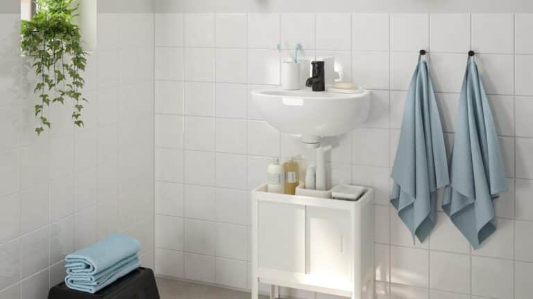 Το έπιπλο από τα IKEA που θα το βάλει σε τάξη το μικρό μπάνιο -Κοστίζει κάτω από 15 εupώ