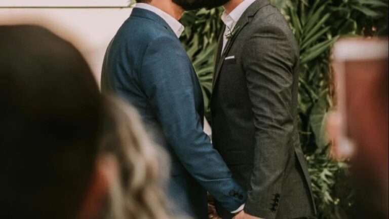 Gay γάμος που δεν έμαθε κανείς στην Ελλάδα – Γνωστός ηθοποιός!