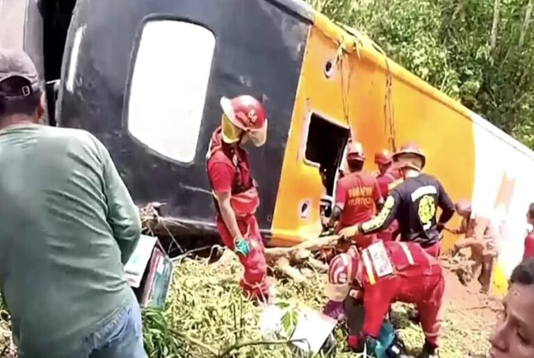 Τραγωδία στο Περού: Λεωφορείο με μαθητές έπεσε σε χαράδρα – 11 νεκροί