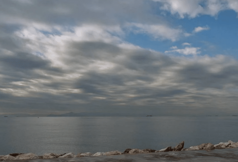 Καιρός – Όλα τούμπα: «Σπάει» ο αντικυκλώνας – Νέα δραματική πρόγνωση