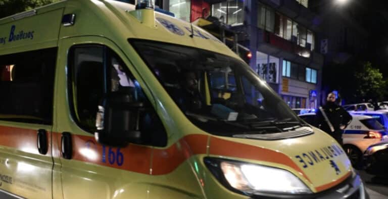Τροχαίο δυστύχημα προ ολίγου στα Σπάτα: Ένας νεκρός και τρεις τραυματίες