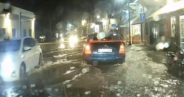 Κακοκαιρία Alexandros: Ποτάμια οι δρόμοι μεγάλου ελληνικού νησιού