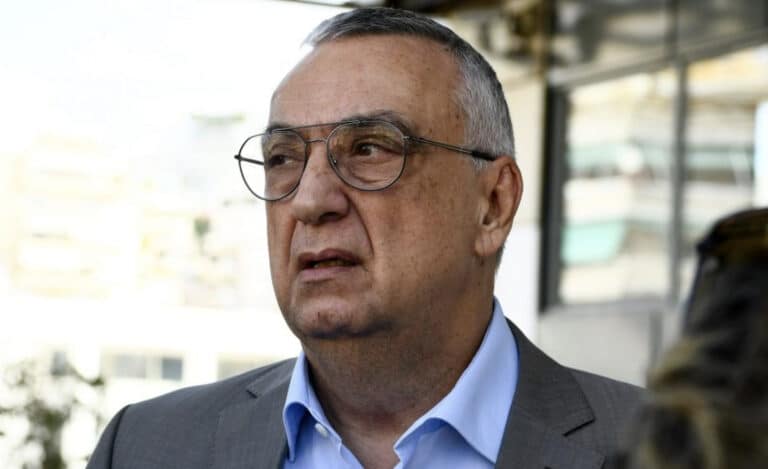 Μάχη για να κρατηθεί στη ζωή δίνει ο ψυχίατρος Δημήτρης Σούρας