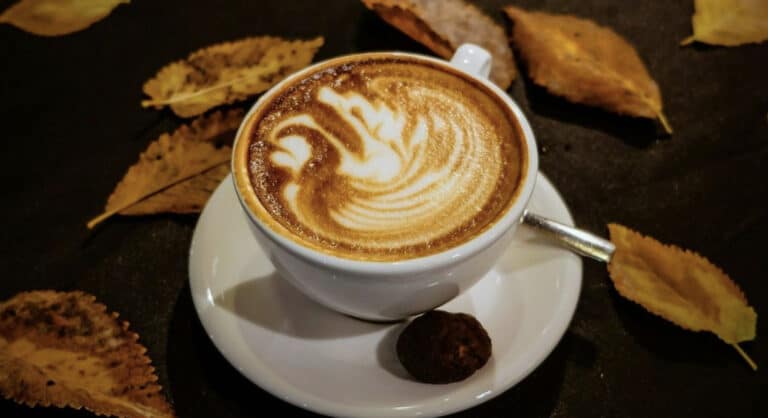 Έρχεται νέο μπαράζ αuξńσεων στις τιμές του καφέ, του κακάο και του χυμού πορτοκαλιού