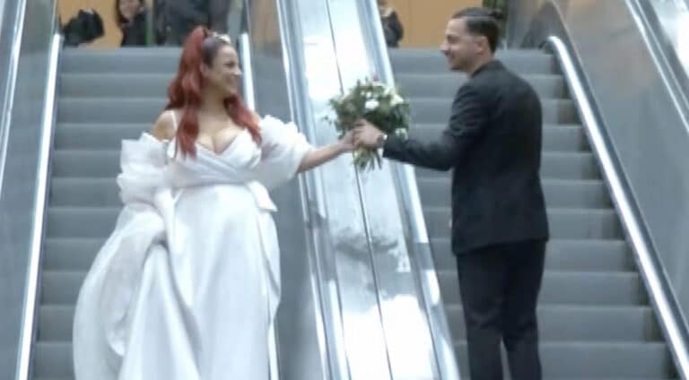 Θεσσαλονίκη: Νιόπαντροι πήγαν να φωτογραφηθούν στο μετρό