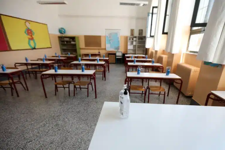 Κύπρος: Μαθητής δημοτικού ξυλοκόπησε τέσσερις δασκάλους