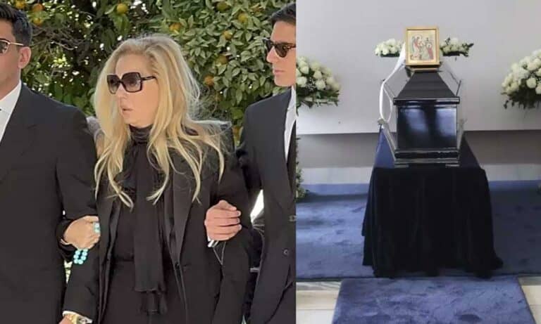 Κηδεία Αντώνη Λυμπέρη: Καταρρακωμένη η σύζυγός του, Έλενα Μακρή