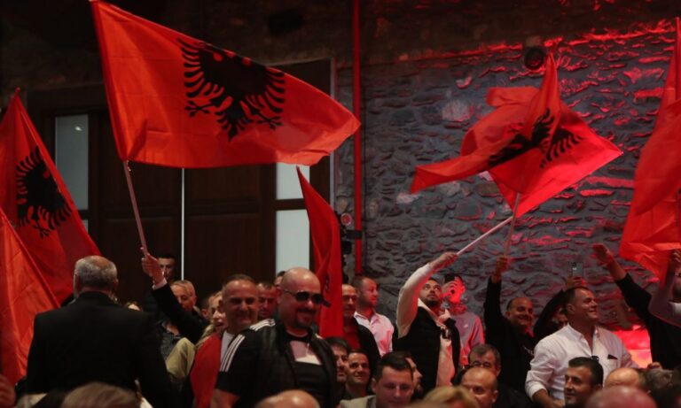 «Όχι» της ΕΛ.ΑΣ σε δημόσια συγκέντρωση Αλβανών στον Άλιμο την Κυριακή