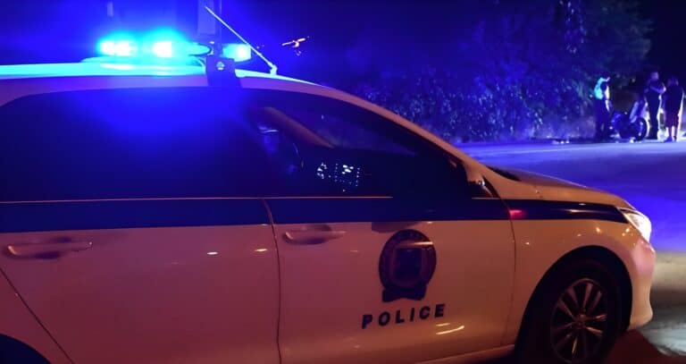 Συμμορία ανηλίκων, λήστεψε στη μέση του δρόμου, δύο 12χρονους