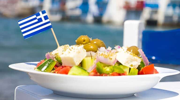 Σάρωσε η Ελλάδα για το 2025 – Πρώτη σε ολόκληρο τον κόσμο η ελληνική κουζίνα