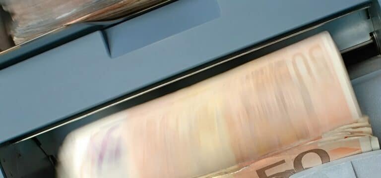 Ανάληψη μετρητών από ΑΤΜ: Τι αλλάζει και ποιους αφορά