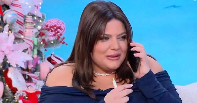 Δανάη Μπάρκα: Το on air τηλεφώνημα από τη μητέρα της, Βίκυ Σταυροπούλου – «Έχω εκπομπή, βάλε Mega»