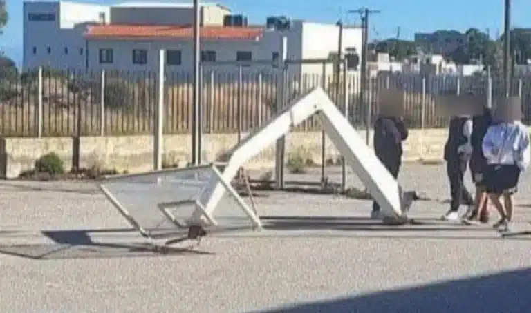 Εξοργιστικό ατύχημα σε σχολείο: Μπασκέτα έπεσε πάνω σε μαθητή