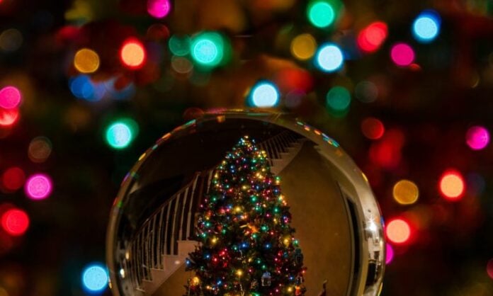 christmas 750x450 1 696x418 1