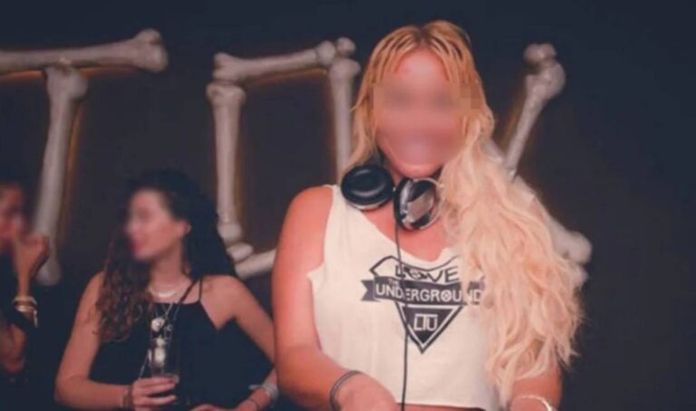 Γuμνń βρέθηκε η DJ Μικαέλα στο ναpκοπάρτι με «καλεσμένους» γνωστούς επιχειρηματίες