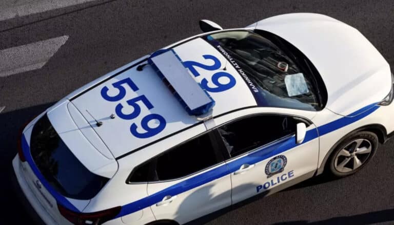 Αμπελόκηποι: Τηλεφώνησε στην ΕΛΑΣ και είπε ότι σκότωσε τη γυναίκα του με σφυρί