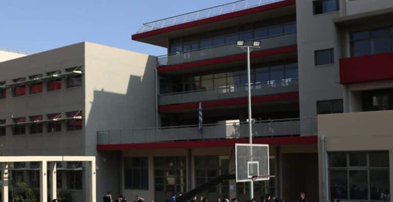 Ποια μέρα κλείνουν τα σχολεία για τις γιορτές των Χριστουγέννων – Πότε επιστρέφουν οι μαθητές