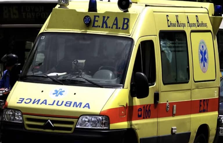 Τραγωδία στο Ίλιον: Ταξί προσέκρουσε σε σταθμευμένο όχημα – Νεκρός ο οδηγός