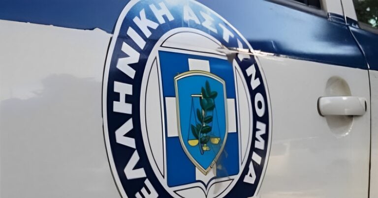 Θρίλερ στα Εξάρχεια: 98χρονος βρέθηκε νεκρός σε διαμέρισμα – Η κόρη του ισχυρίστηκε ότι τον σκότωσε