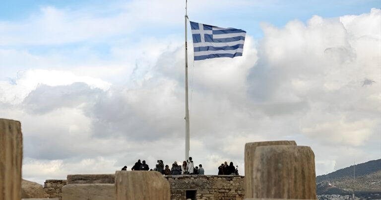 Μαθεύτηκαν τα πολύ ευχάριστα – Τρισεκατομμυριούχοι οι Έλληνες