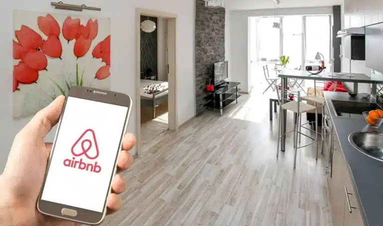 Airbnb: Χιλιάδες ακίνητα «κόβονται» από τις πλατφόρμες