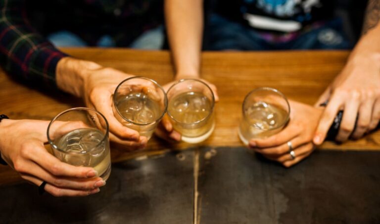 Τουρκία: 11 νεκροί σε ένα 24ωρο μετά την κατανάλωση νοθευμένου αλκοόλ