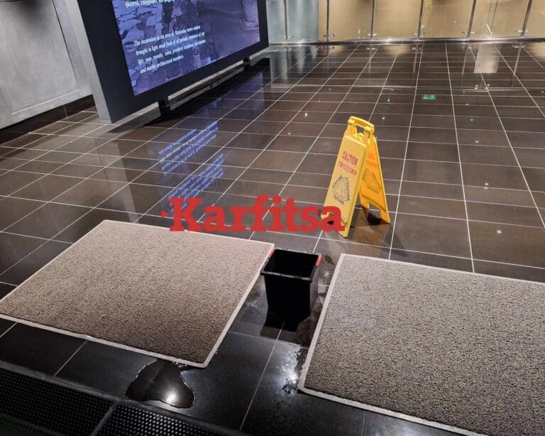 Μετρό Θεσσαλονίκης: Στάζει νερά το ταβάνι του σταθμού Βενιζέλου δίπλα στα αρχαία