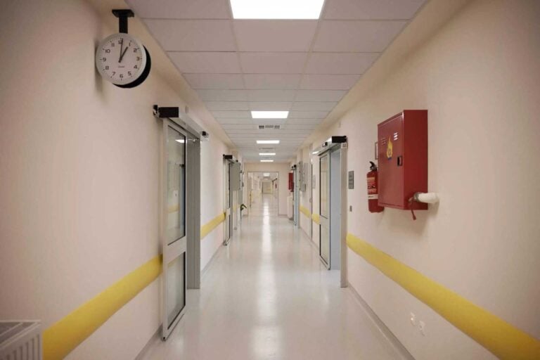 Τι είναι η κεραυνοβόλος μηνιγγίτιδα που σκότωσε τον 20χρονο στην Πάτρα
