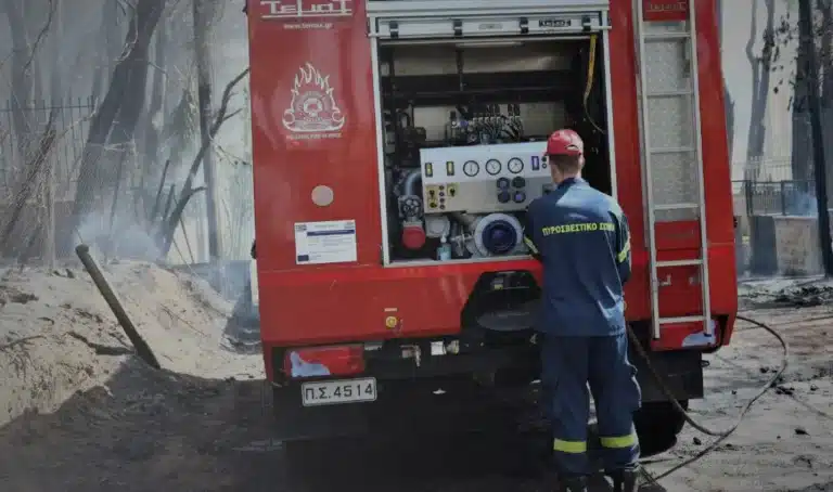 Νεκρός 63χρονος σε αυτοκίνητο – Λοúστηκε με βενζίνη και αυτοπυρπολńθηκε