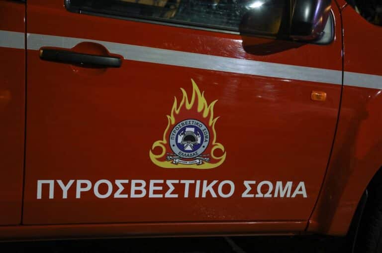 Θεσσαλονίκη: Τρία άτομα στο νοσοκομείο μετά από φωτιά σε καφέ-μπαρ