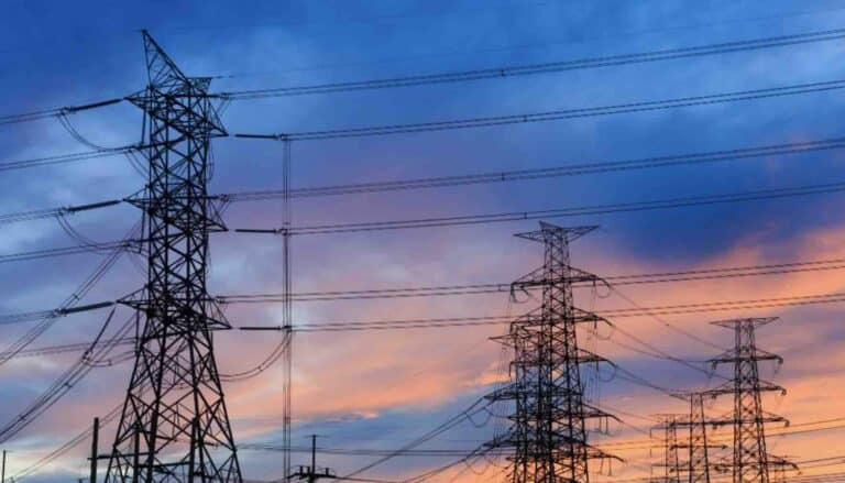 Reuters: 12 φορές πιο ακρıβó το ρεύμα στην Ελλάδα από τη Σκανδιναβία