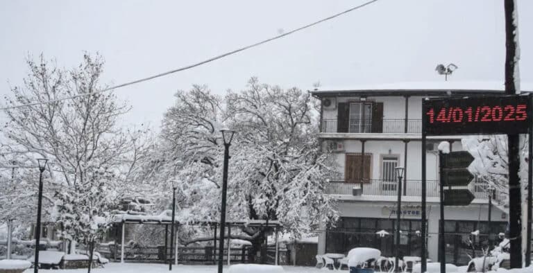 Νέο έκτακτο δελτίο ΕΜΥ: Χιόνια, κρύο και κλειστοί δρόμοι – Πότε εξασθενεί η κακοκαιρία