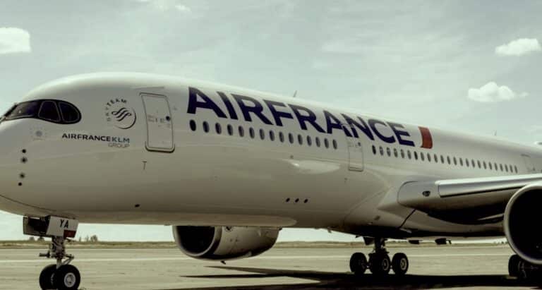 Tραγωδiα σε αεροπλάνο πασίγνωστης αεροπορικής εταιρίας