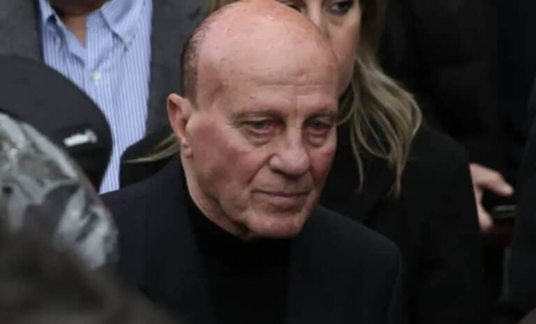 Μίμης Δομάζος: Τη Δευτέρα η κηδεία του Στρατηγού – Σε λαϊκό προσκύνημα η σορός του