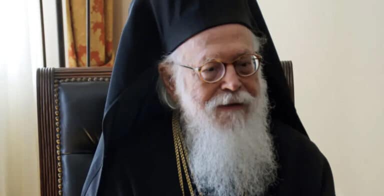 Έφυγε από τη ζωή σε ηλικία 96 ετών ο Αρχιεπίσκοπος Αλβανίας Αναστάσιος: Η ζωή του και το μεγάλο έργο του