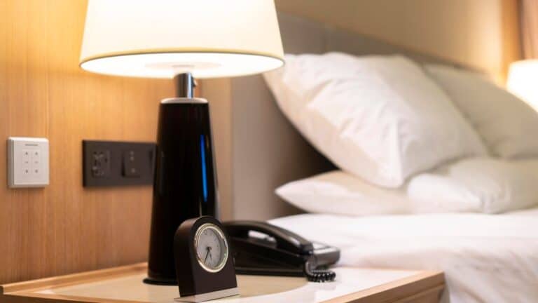 Σοκ σε airbnb σε ελληνική πόλη – Βρέθηκε κρυφή κάμερα