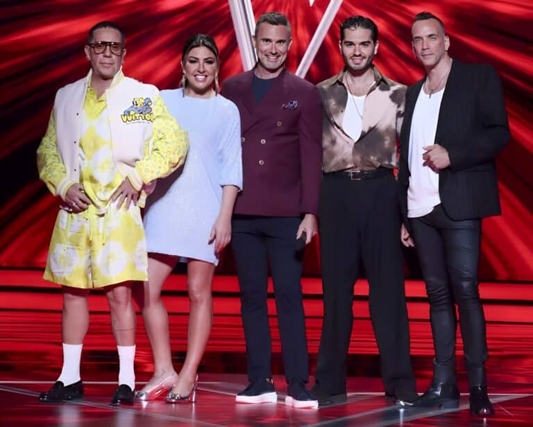 The Voice 2025: Η απóφαση του ΣΚΑΪ για τους κριτές και τον παρουσιαστń – Ποιοι μένουν, ποιοι φεύγουν