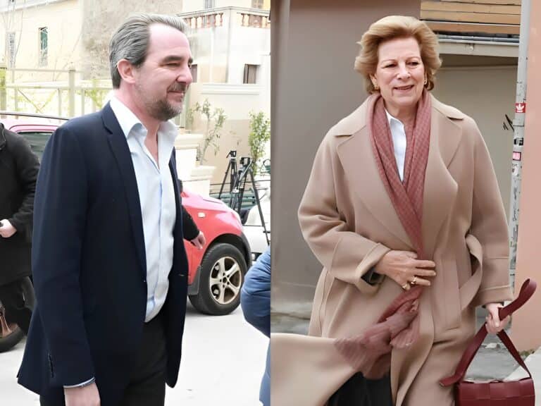 Νικόλαος Ντε Γκρες: Το χειροφίλημά του στην μητέρα του Άννα – Μαρία στην χθεσινή πρόβα γάμου του