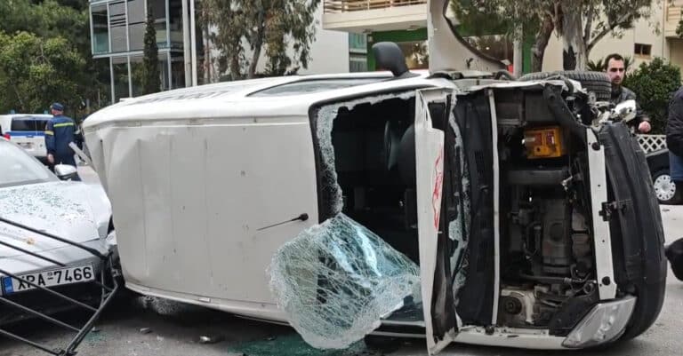 Θανατηφόρο τροχαίο με ανατροπή αυτοκινήτου – Ένας νεκρός και 4 τραυματίες, 2 σε σοβαρή κατάσταση