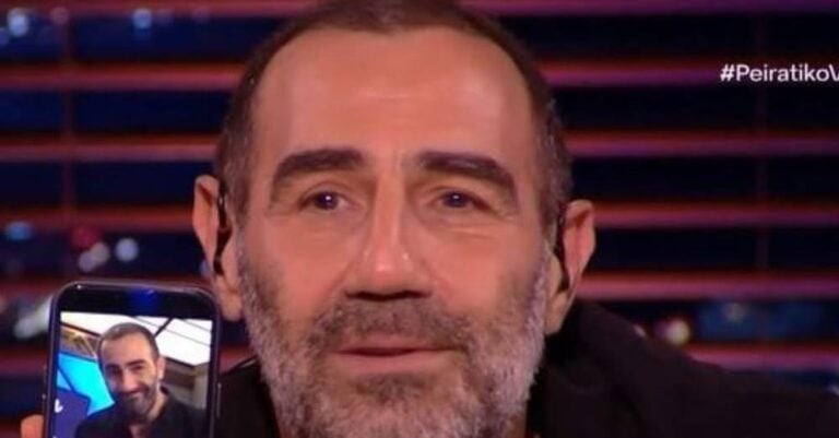 Αντώνης Κανάκης: Έδειξε στην κάμερα φωτογραφία από την ημέρα που γεννήθηκε η κόρη του