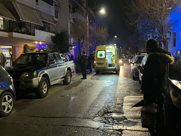 Νεκρή γυναίκα που έπεσε από τον 5ο όροφο πολυκατοικίας – Αναζητείται ένας άνδρας